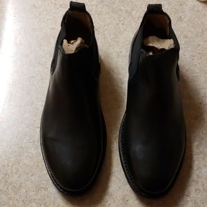 Black women's Leather low boot Size 7.5